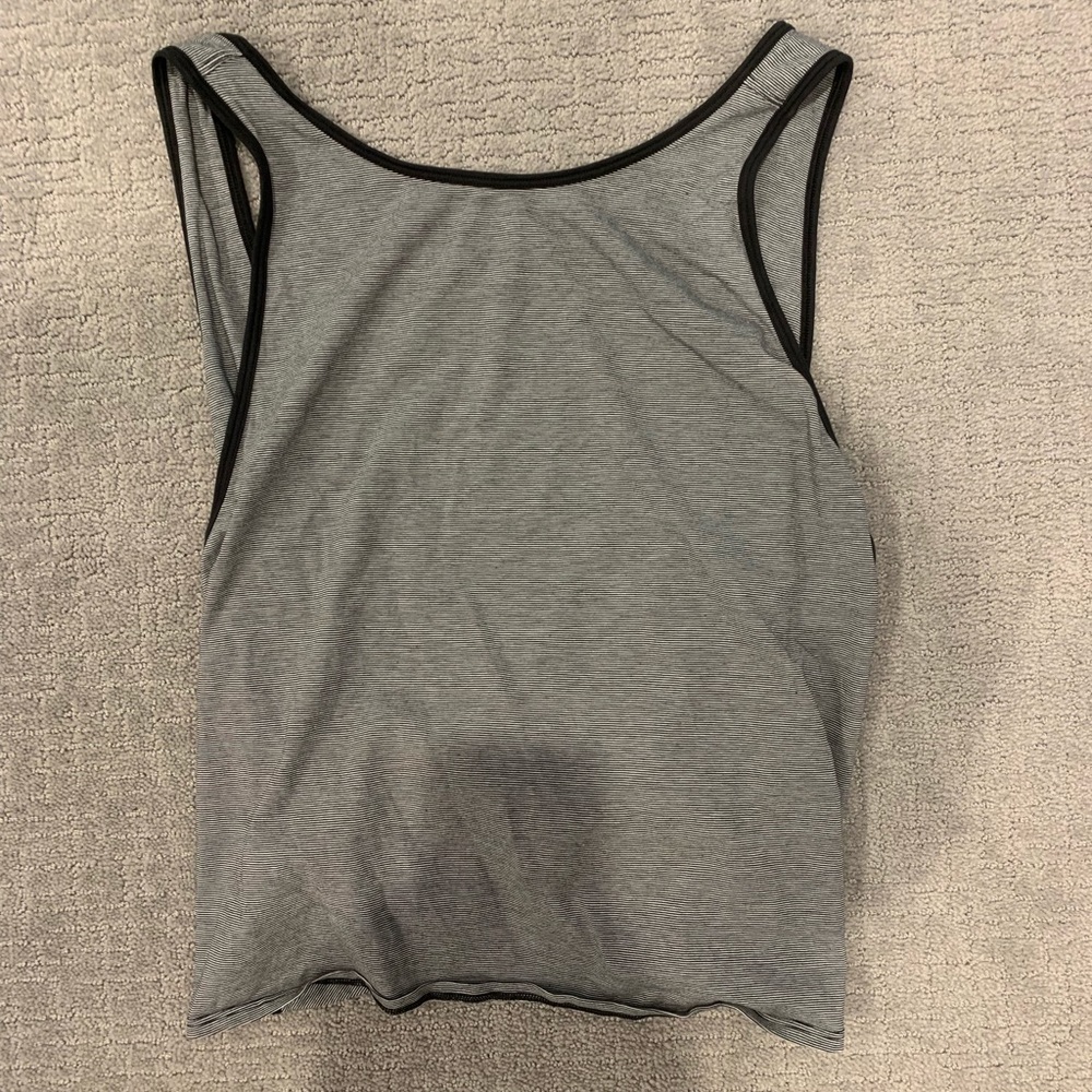 Black and white thin stripe lululemon tank
